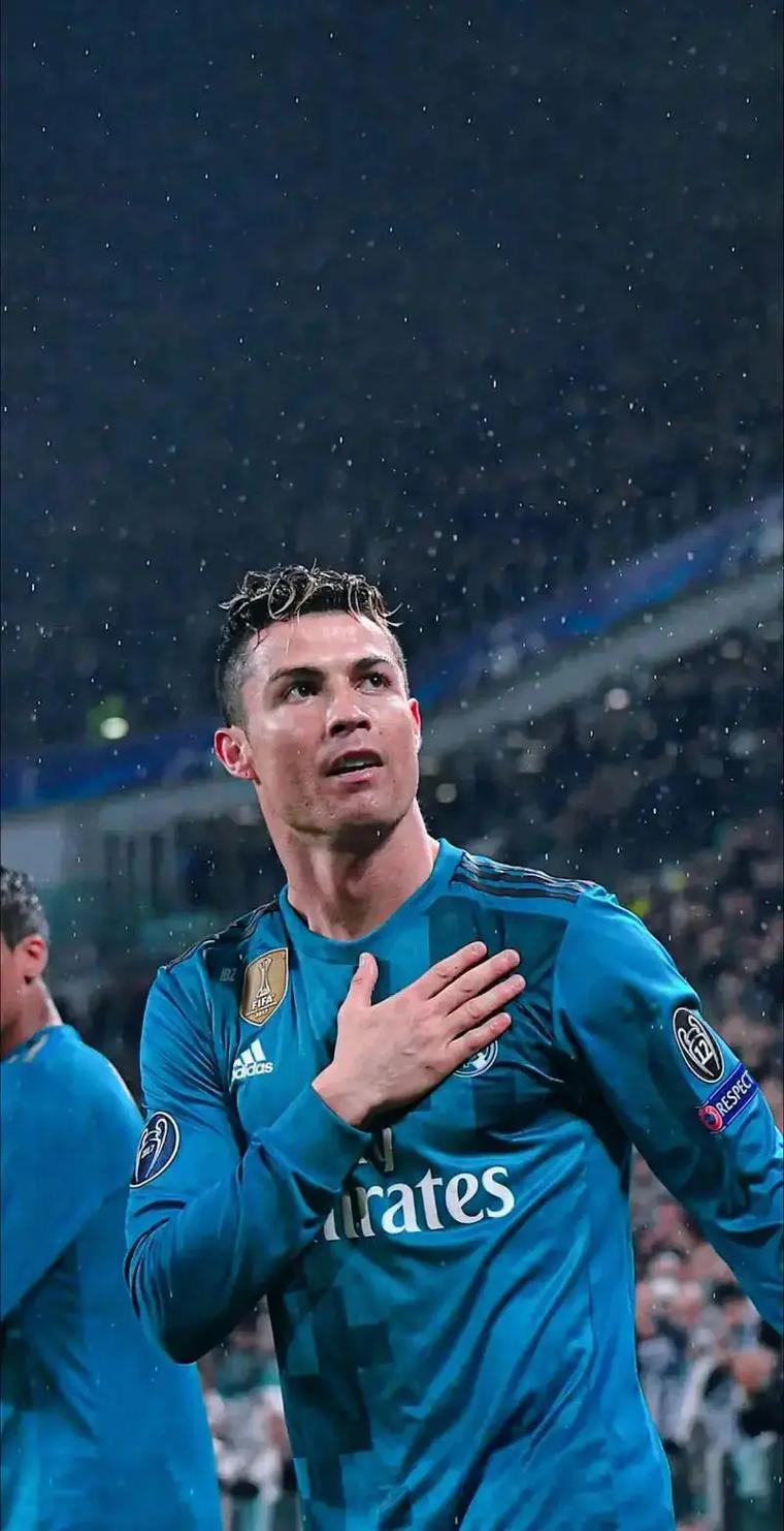 奥林匹亚科斯中场：皇马是世界最强球队之一，为我们感到自豪（奥林匹亚科斯中场：皇马是世界顶级强队之一，我为我们感到骄傲）