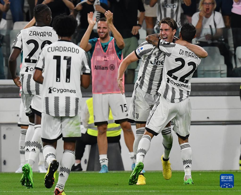 利物浦乱了！外媒：斯洛特将下课，萨拉赫会去沙特，范戴克施压（利物浦风波四起：外媒称斯洛特帅位不稳，萨拉赫或赴沙特，范戴克施压）