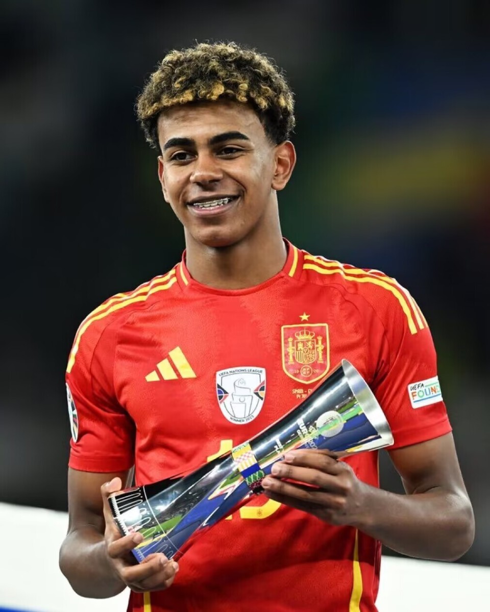 喀麦隆主帅布里斯：我非常欣赏德容，亚马尔的表现令人惊艳（喀麦隆主帅布里斯：很欣赏德容，亚马尔发挥惊艳）