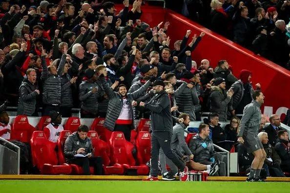 马明宇隔空给邵佳一加油：非常期待佳一率领国足走出低谷（马明宇隔空声援邵佳一：盼其率国足摆脱低迷）