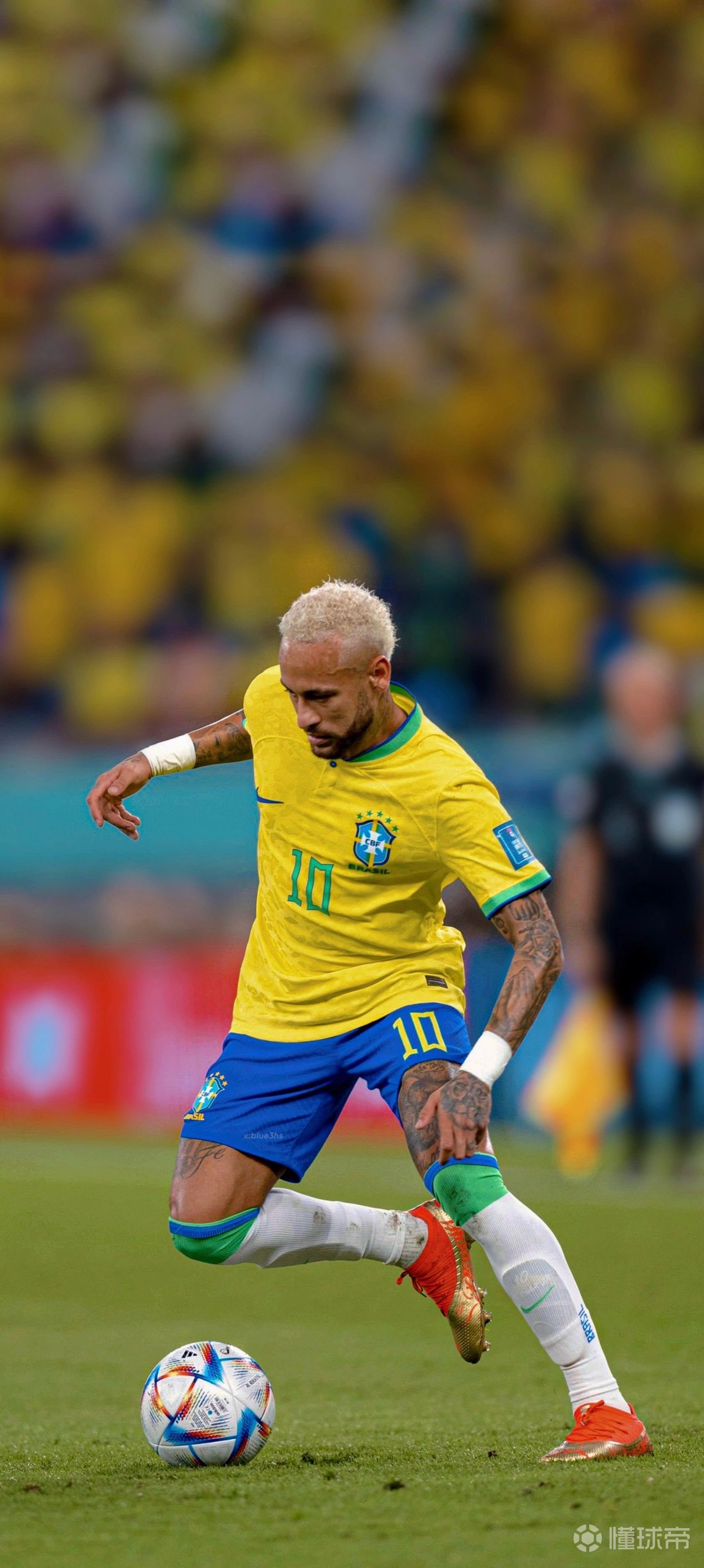 英超第15轮：B费2射1传姆伯莫芒特破门 曼联4-1狼队（英超第15轮：B费梅开二度并送助攻，姆伯莫与芒特破门，曼联4-1大胜狼队）