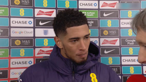 足球国足归化球员表现稳健，获媒体点赞（国足归化球员稳健发挥，获媒体好评）