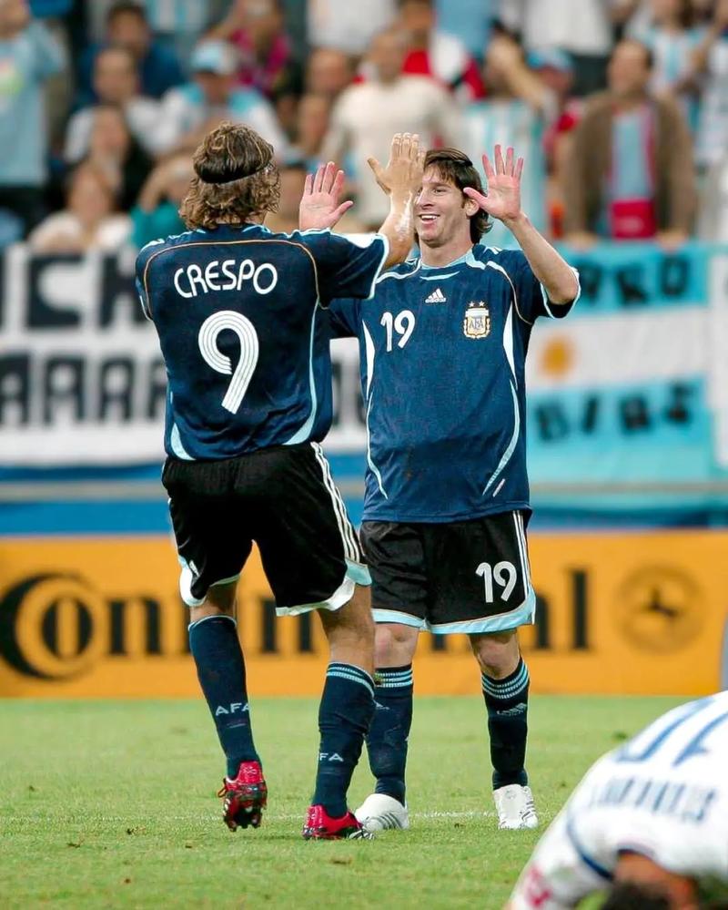 FIFA最新世界排名：西阿法英巴葡荷比德锁定世界杯种子队；中国仍居第93（FIFA最新排名出炉：西阿法英巴葡荷比德锁定世界杯种子席位，中国仍列第93位）