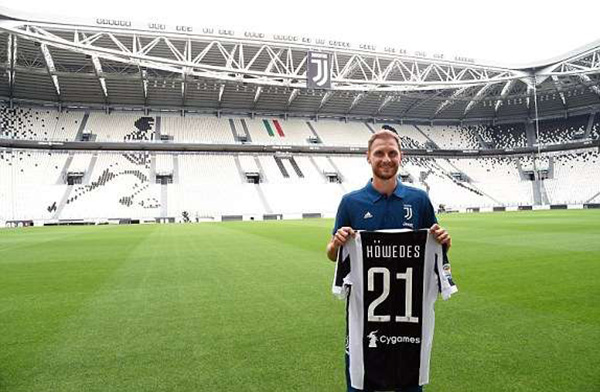 场均1.15球！两大前锋13轮只进3球！罗马有意引进英超两大射手（火力告急：场均仅1.15球、两前锋13轮合进3球，罗马锁定英超双枪补强）