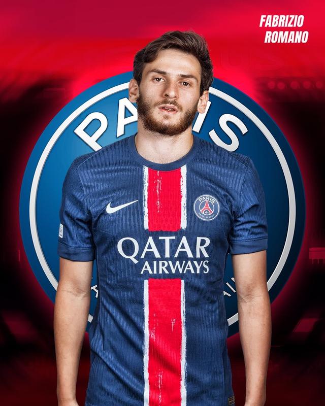 2025中足联颁奖礼：辽宁铁人主帅李金羽当选中甲最佳教练（2025中足联年度颁奖：辽宁铁人主帅李金羽荣膺中甲最佳教练）